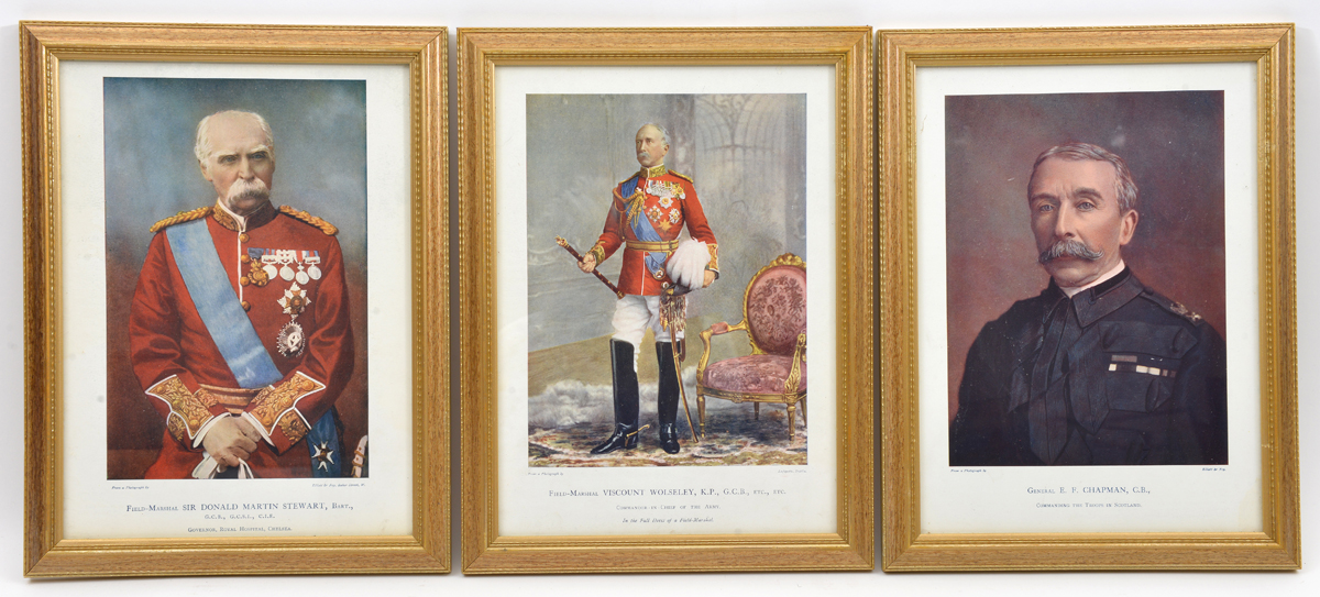 A set of 9 coloured prints of Boer War period officers, with biographical details on the back, - Bild 2 aus 2