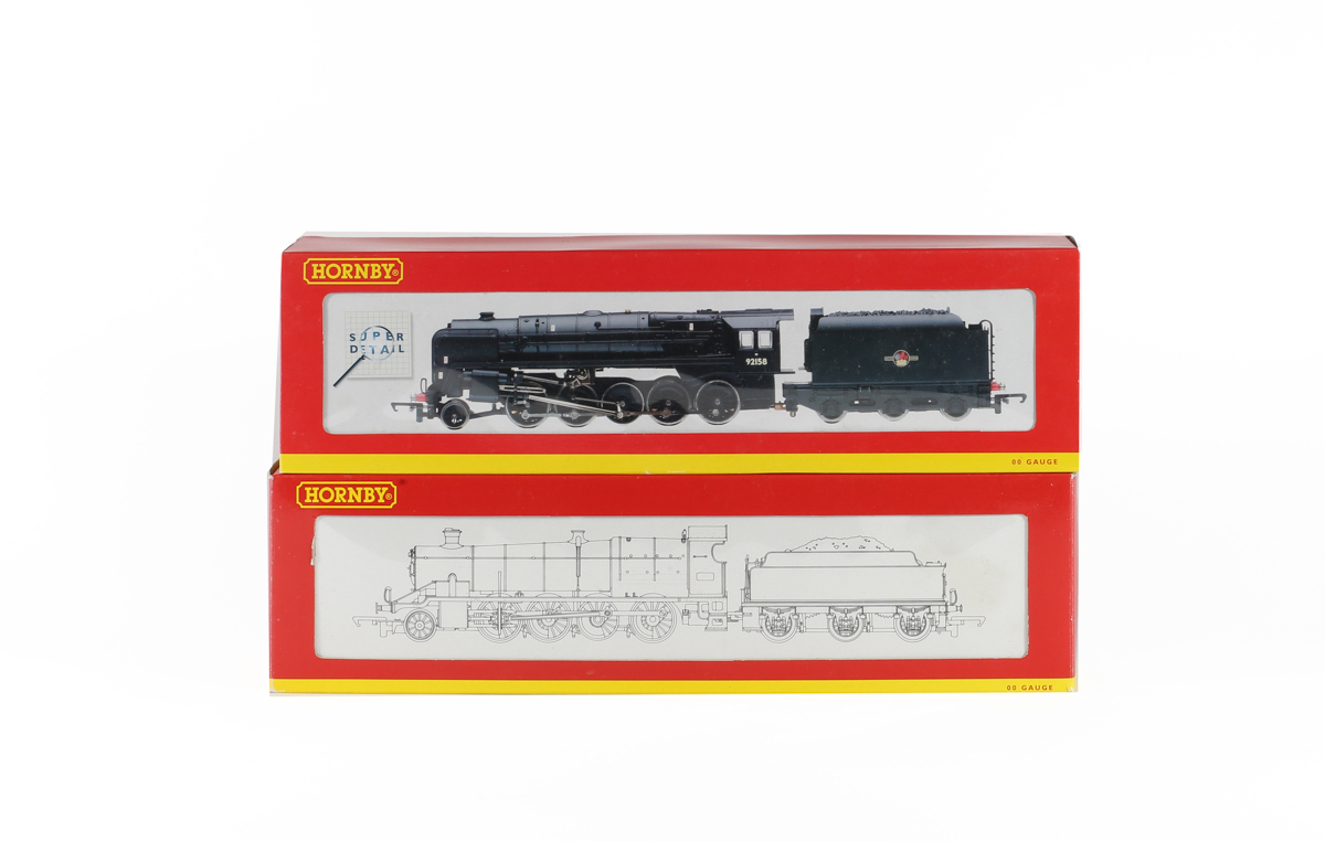 2 Hornby Railways steam locomotives. A BR class 2800 2-8-0 tender locomotive RN2861 R2202 in unlined