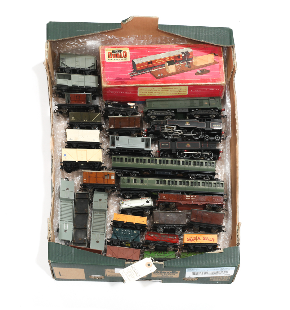 A large quantity of Hornby-Dublo 3-rail Model Railway. 8 locomotives, including Silver King, Sir