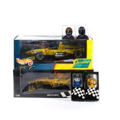 3x 1:18 scale F1 racing cars driven by Damon Hill. An Onyx Williams Renault in blue and white Elf