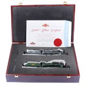 A Bachmann Branch-Line Gift Set. A set of 2 Maunsell N class 2-6-0 tender locomotives- RN818 in SECR