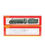 2 Hornby BR tender locomotives. A Class A4 4-6-2 loco, Kingfisher 60024, (R2203). Together with a