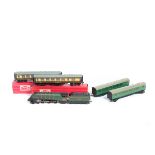 12 Hornby Dublo Railway passenger coaches. 2x Pullman Cars 'Aries' (4035). Pullman Car 2nd Class (