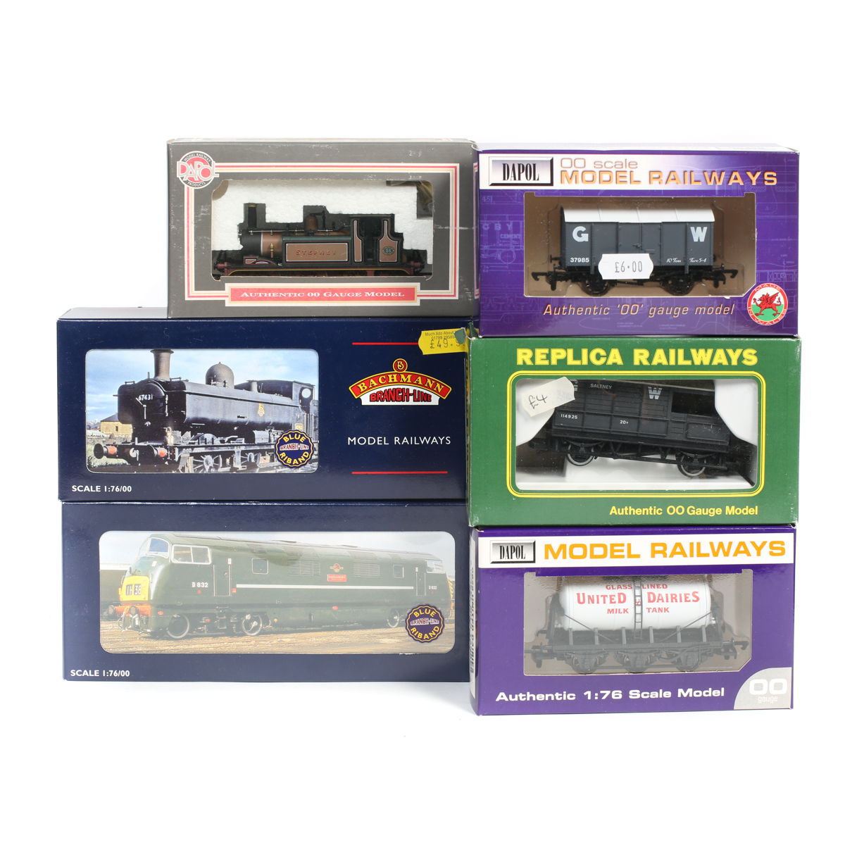 3x locomotives by Bachmann and Dapol and freight wagons by Dapol and Replica. BR class 42 Warship