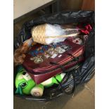 A BAG OF CHILDRENS SOFT TOYS AND OTHER ITEMS T4