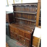 AN OAK DRESSER H192CM W138CM D53CM