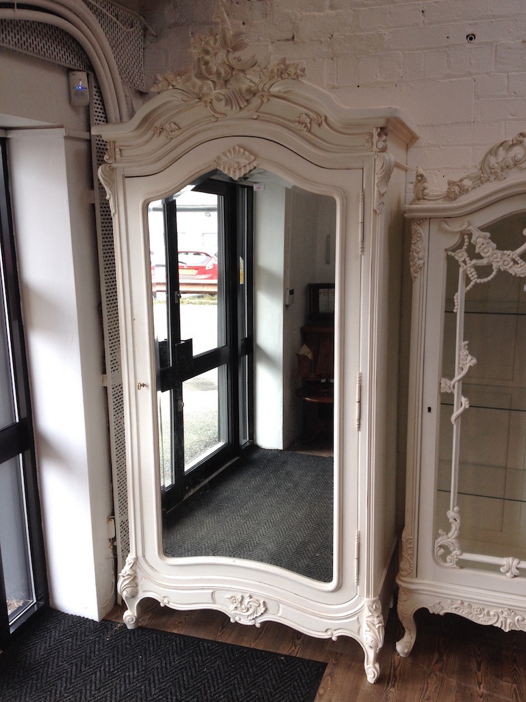 A LAURA ASHLEY ORNATE WHITE MIRROR DOOR WARDROBE H237CM W110CM D59CM