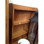 A LIGHT OAK OPEN BOOKCASE L75CM