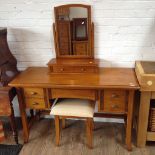 A MODERN CHERRY WOOD DRESSING TABLE WITH MIRROR AND STOOL W130CM D52CM H147CM