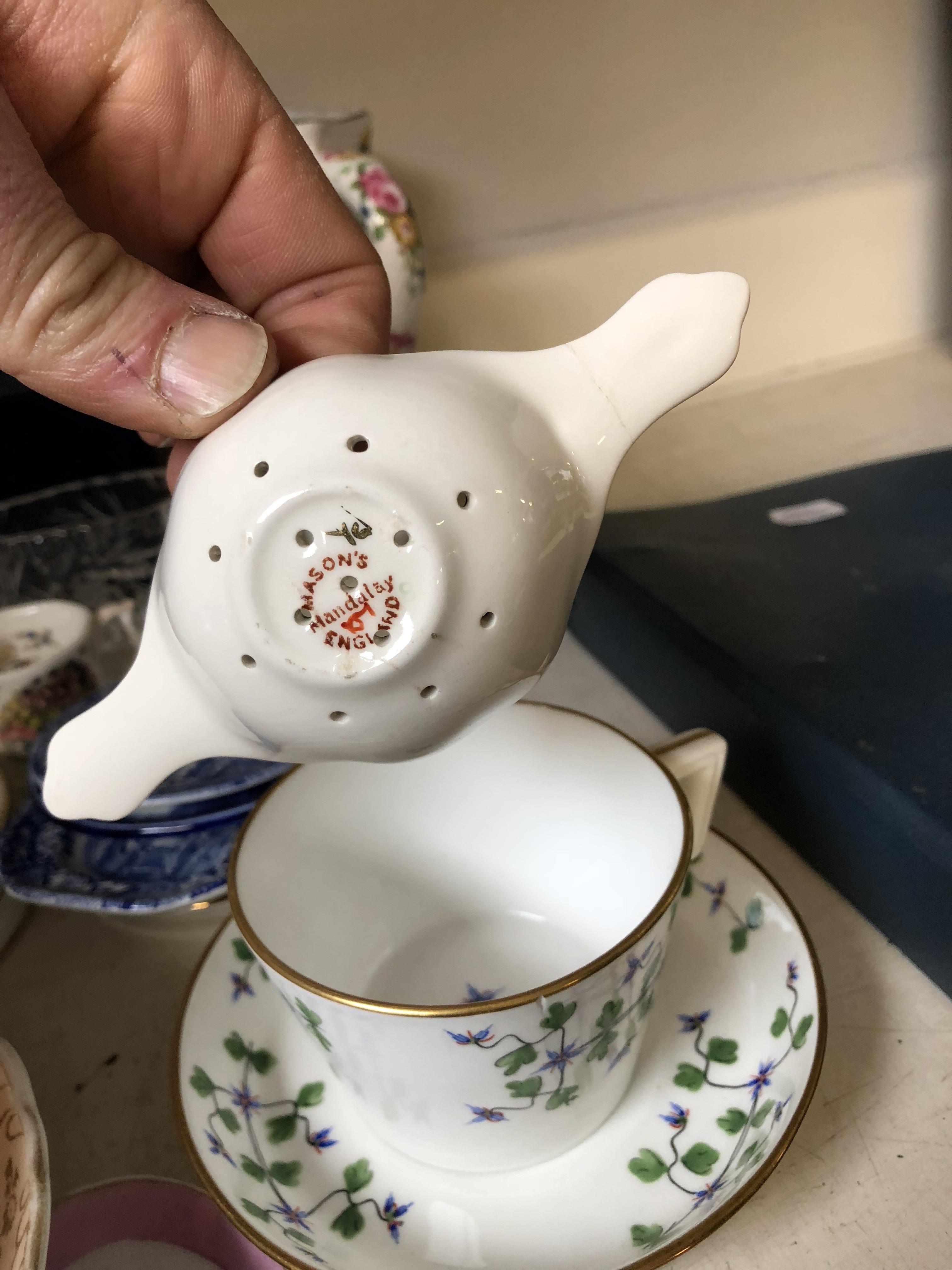 VARIOUS CHINA CUPS ND SAUCERS AND OTHER PORCELAIN - Image 17 of 21