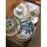 BOX OF CHINA PLATES ETC. T2