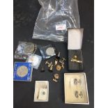 A BAG OF CUFF LINKS, COINS ETC C