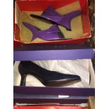 3 PAIRS OF LADIES SHOES (SIZE 7.5), 2 BOXED PAIR OF LADIES BOOTS (SIZE 4)