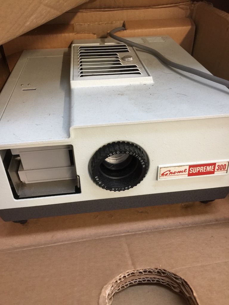 SLIDE PROJECTOR