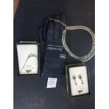 LADIES LEATHER GLOVES AND OTHER BOXED COSTUME JEWELLERY