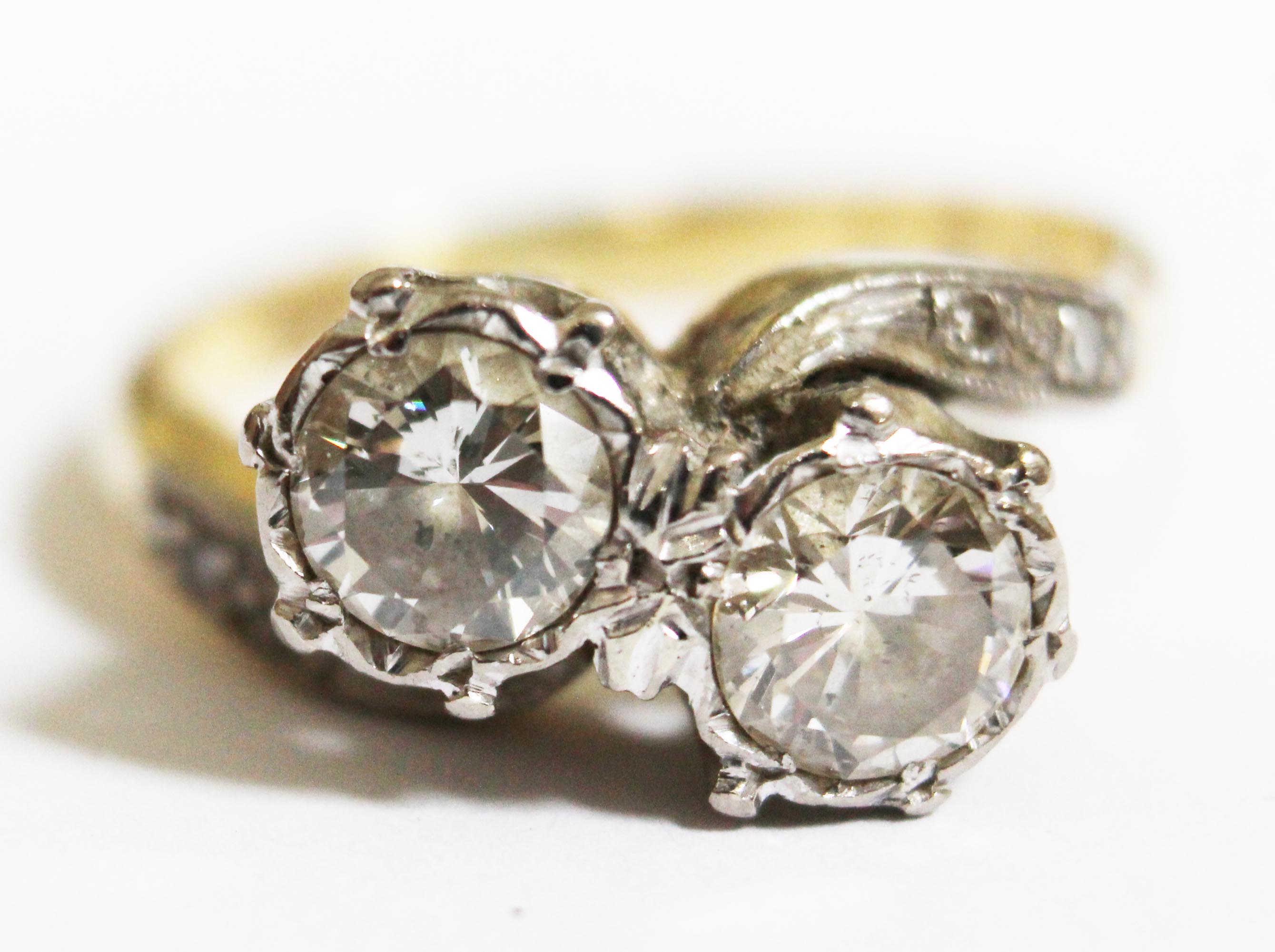 An Art Deco diamond crossover ring, each diamond weighing approx. 0.50 carats, diamond set - Image 4 of 11
