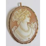 A cameo brooch, yellow metal mount marked '375', length 4.5cm.