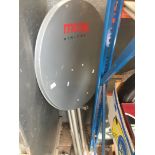 CARAVAN SATELLITE DISH WITH LNB