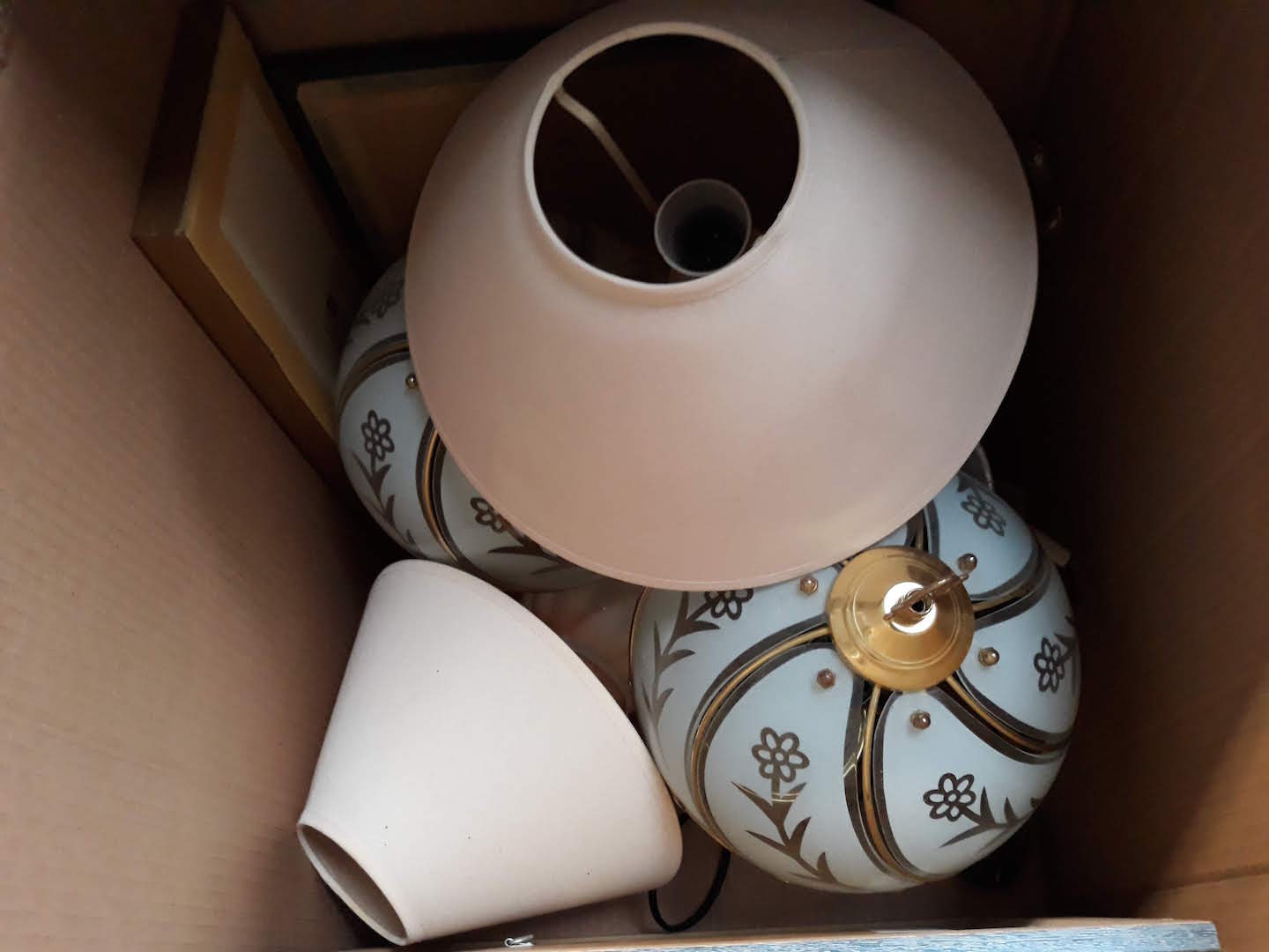 Box of table lamps