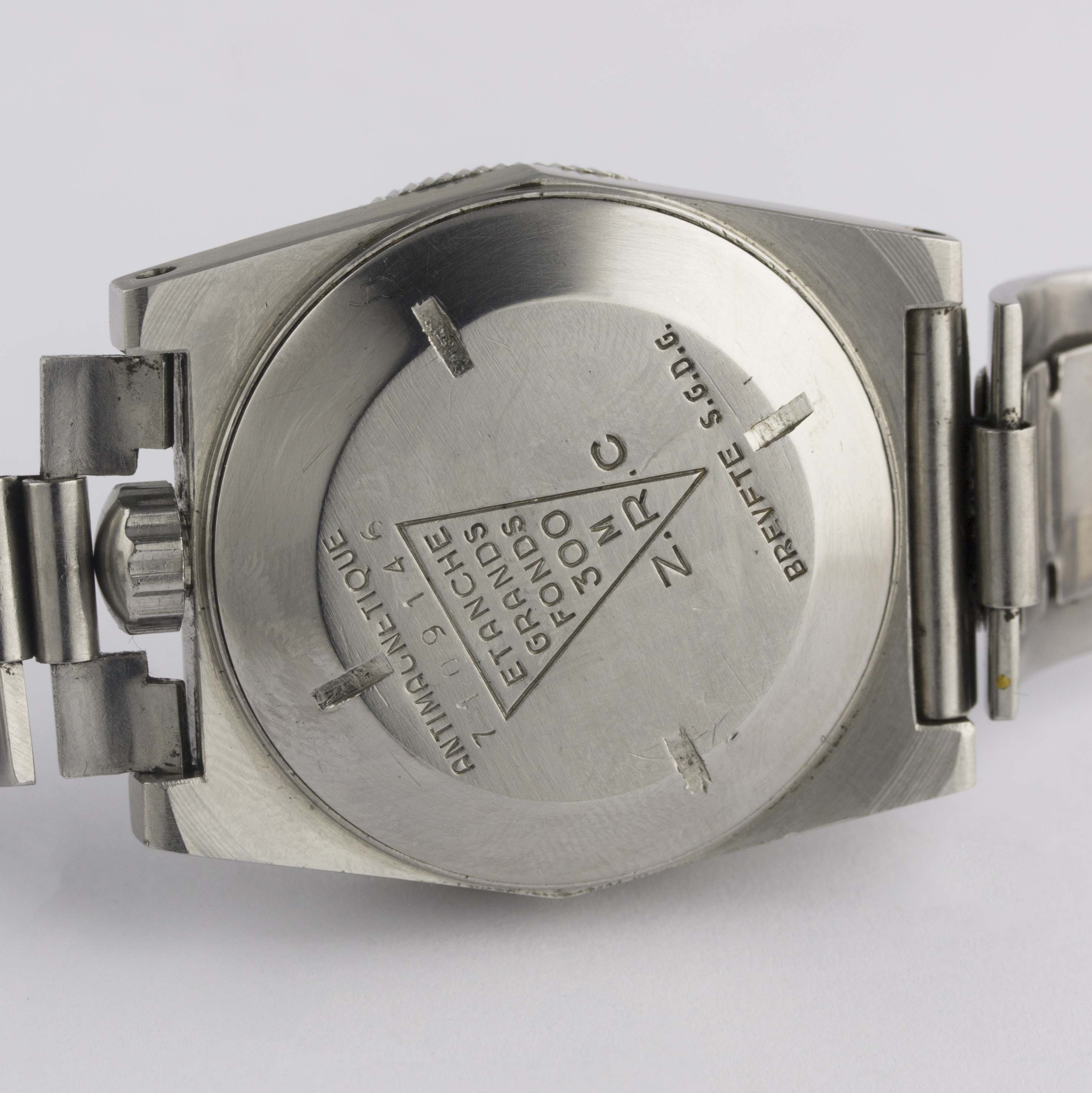 A VERY RARE GENTLEMAN'S STAINLESS STEEL Z.R.C. ETANCHE GRANDS FONDS 300M "SERIES III" AUTOMATIC - Image 7 of 11