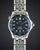 A MID SIZE STAINLESS STEEL OMEGA SEAMASTER PROFESSIONAL 300M AUTOMATIC DIVERS BRACELET WATCH CIRCA