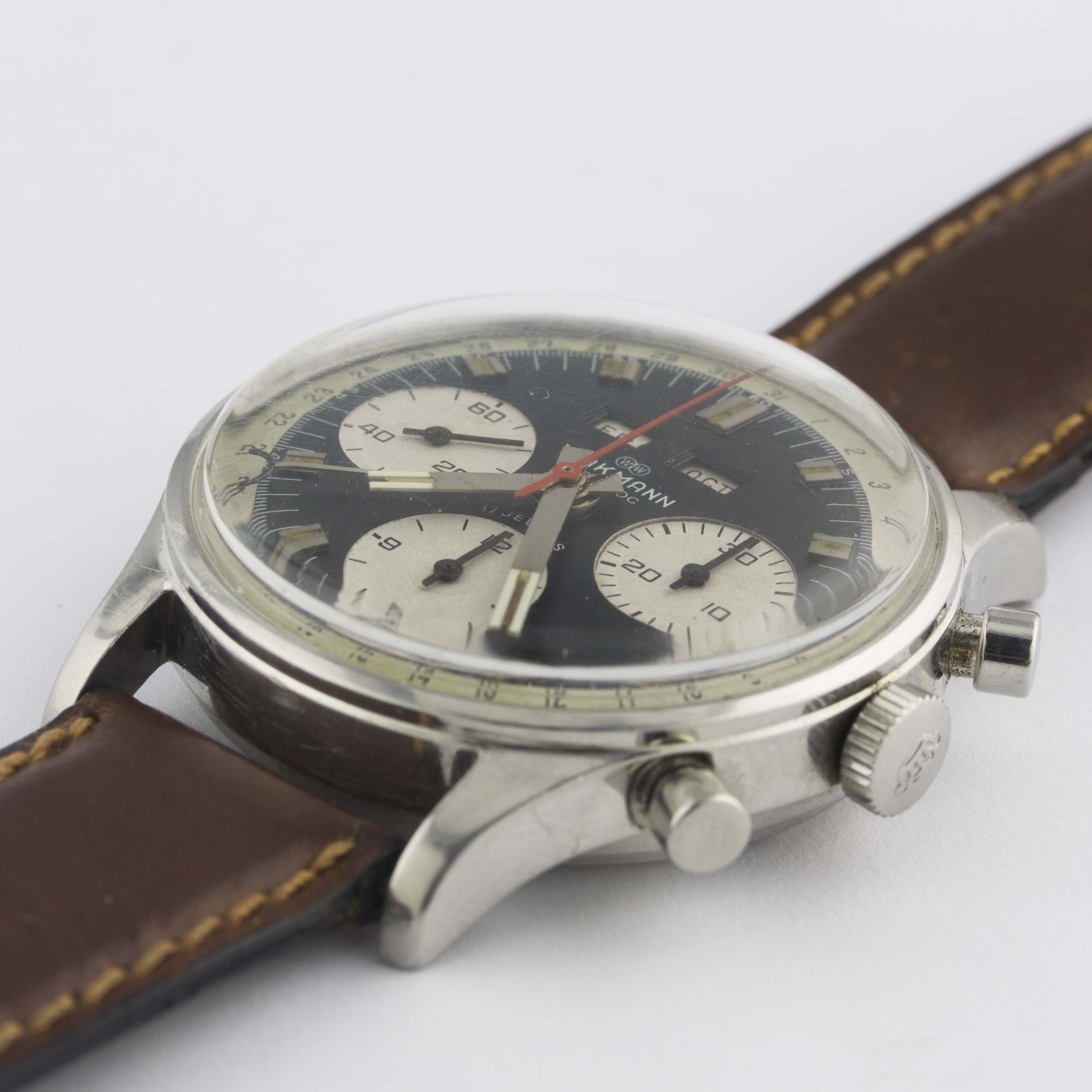 A GENTLEMAN'S STAINLESS STEEL WAKMANN TRIPLE CALENDAR CHRONOGRAPH WRIST WATCH CIRCA 1960s, REF. 71. - Image 3 of 10