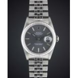 A GENTLEMAN'S STAINLESS STEEL ROLEX OYSTER PERPETUAL DATEJUST BRACELET WATCH CIRCA 1987, REF.