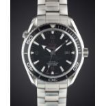 A GENTLEMAN'S STAINLESS STEEL OMEGA SEAMASTER PROFESSIONAL PLANET OCEAN CO AXIAL CHRONOMETER