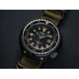 A RARE GENTLEMAN'S TITANIUM SEIKO "TUNA CAN" PROFESSIONAL 600M AUTOMATIC DIVERS WRIST WATCH CIRCA