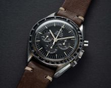 A RARE GENTLEMAN'S STAINLESS STEEL OMEGA SPEEDMASTER PROFESSIONAL CHRONOGRAPH WRIST WATCH CIRCA