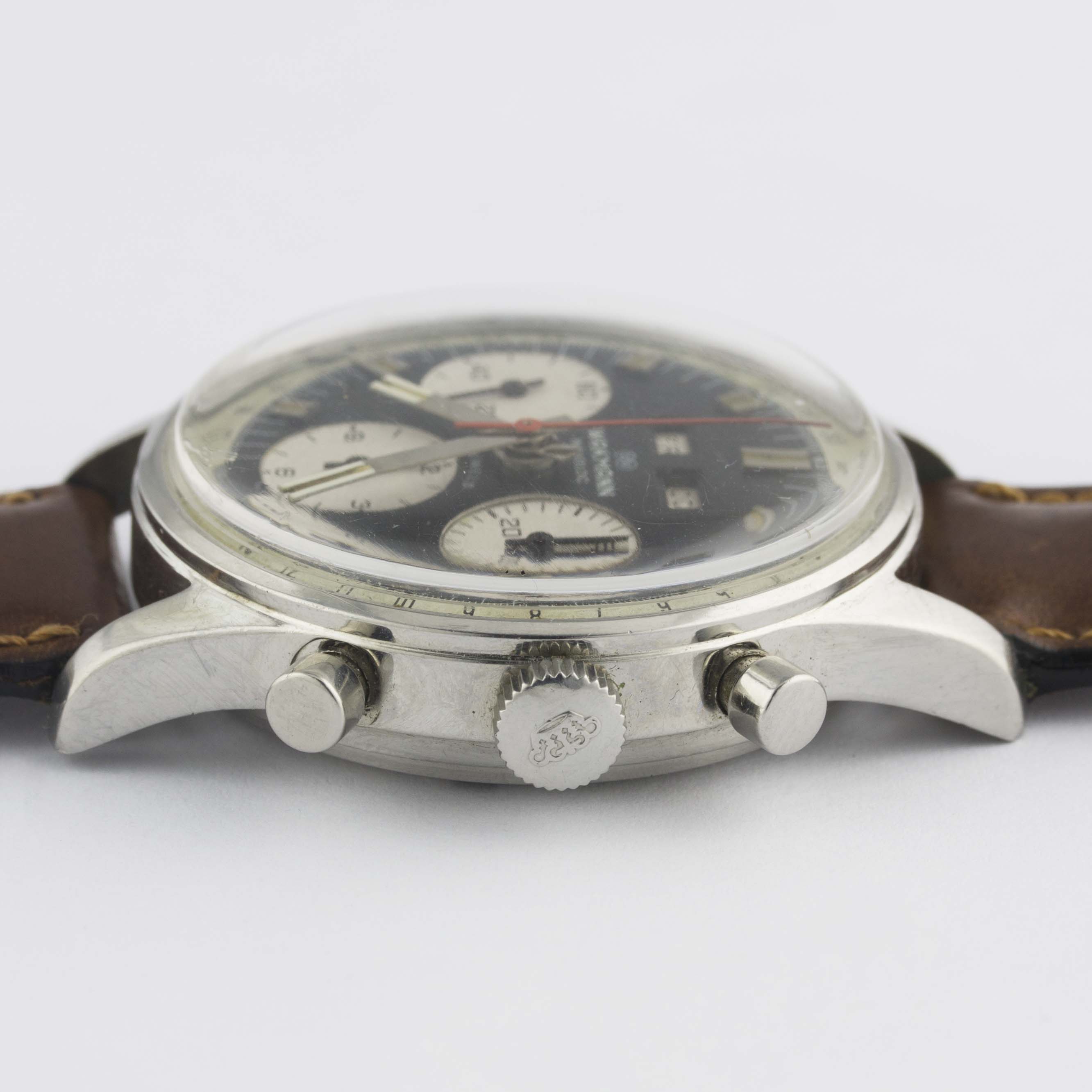 A GENTLEMAN'S STAINLESS STEEL WAKMANN TRIPLE CALENDAR CHRONOGRAPH WRIST WATCH CIRCA 1960s, REF. 71. - Image 9 of 10