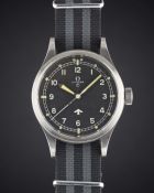 A GENTLEMAN'S STAINLESS STEEL BRITISH MILITARY OMEGA RAF PILOTS WRIST WATCH DATED 1953, REF. 2777-