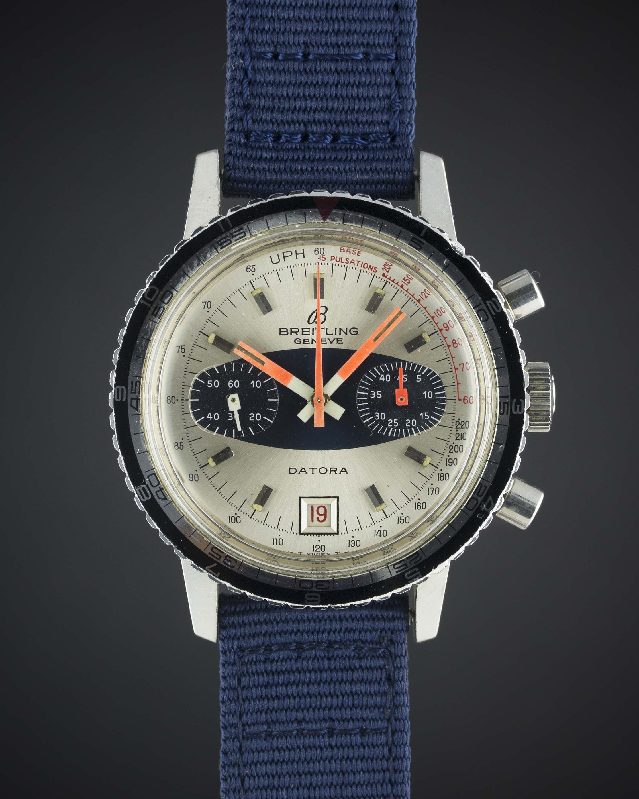 A GENTLEMAN'S STAINLESS STEEL BREITLING DATORA CHRONOGRAPH WRIST WATCH CIRCA 1969, REF. 2031