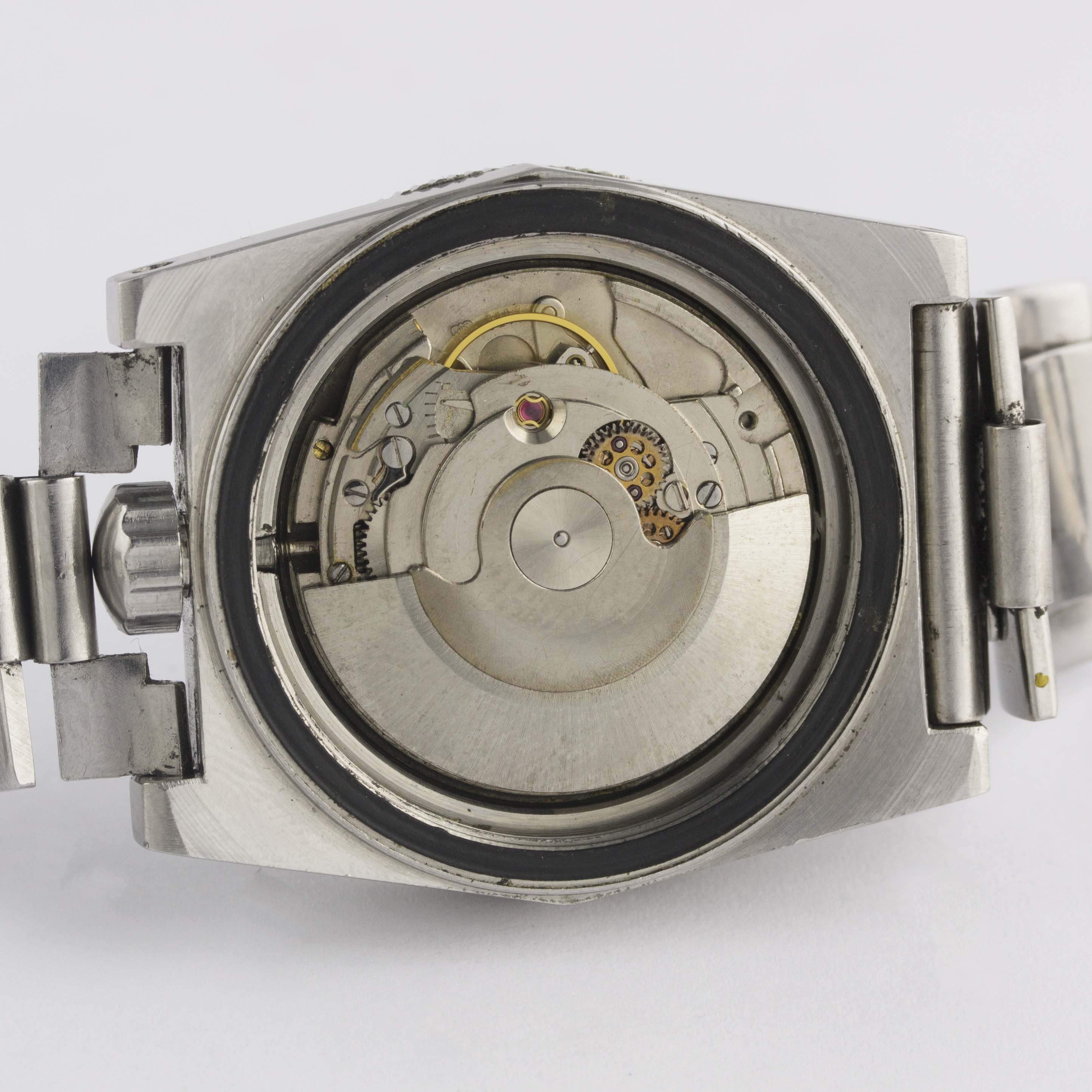 A VERY RARE GENTLEMAN'S STAINLESS STEEL Z.R.C. ETANCHE GRANDS FONDS 300M "SERIES III" AUTOMATIC - Image 8 of 11