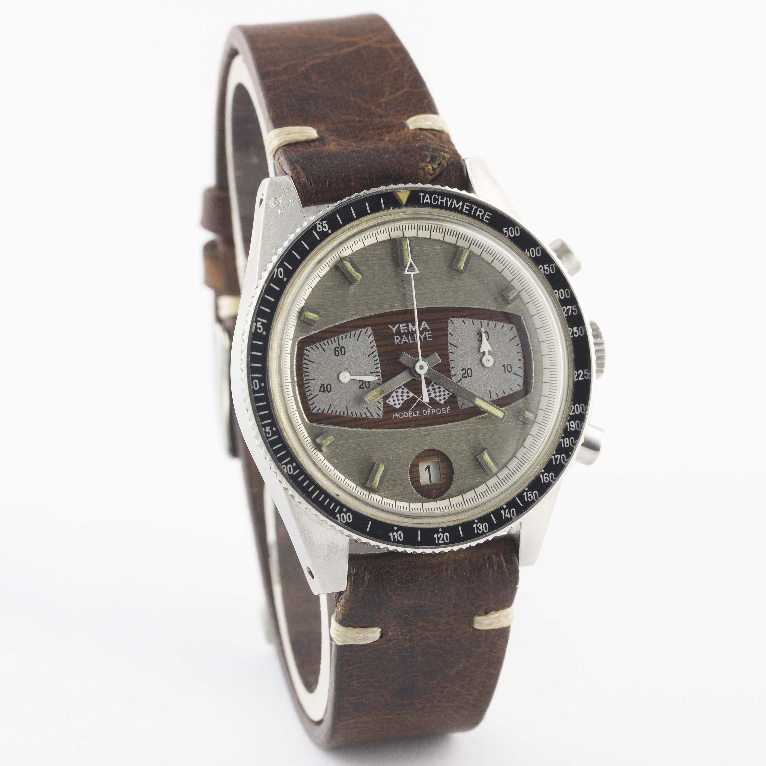 A RARE GENTLEMAN'S STAINLESS STEEL YEMA RALLYE "FORMICA" CHRONOGRAPH WRIST WATCH CIRCA 1970 - Image 6 of 11