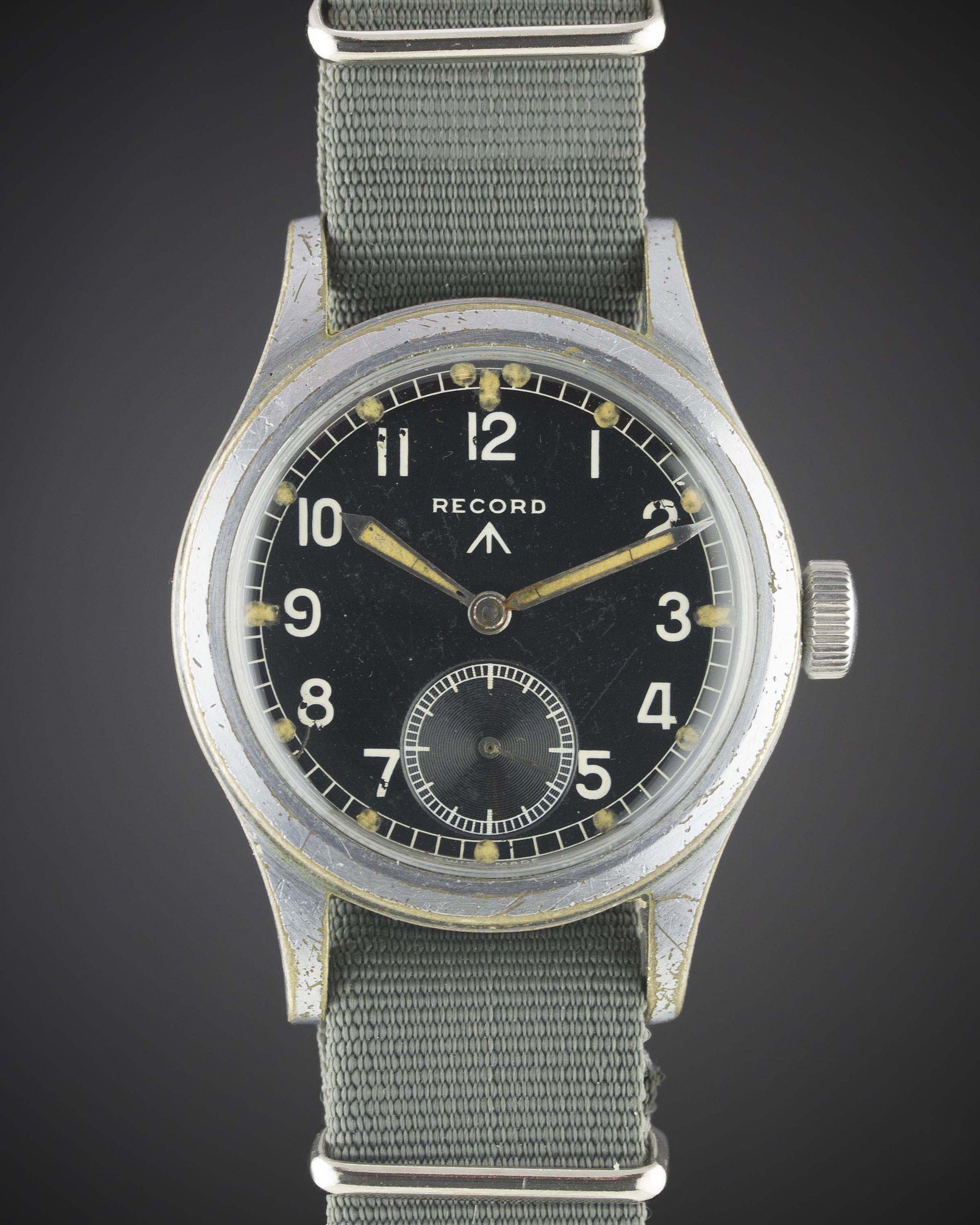 A GENTLEMAN'S BRITISH MILITARY RECORD W.W.W. WRIST WATCH CIRCA 1940s, PART OF THE "DIRTY DOZEN"