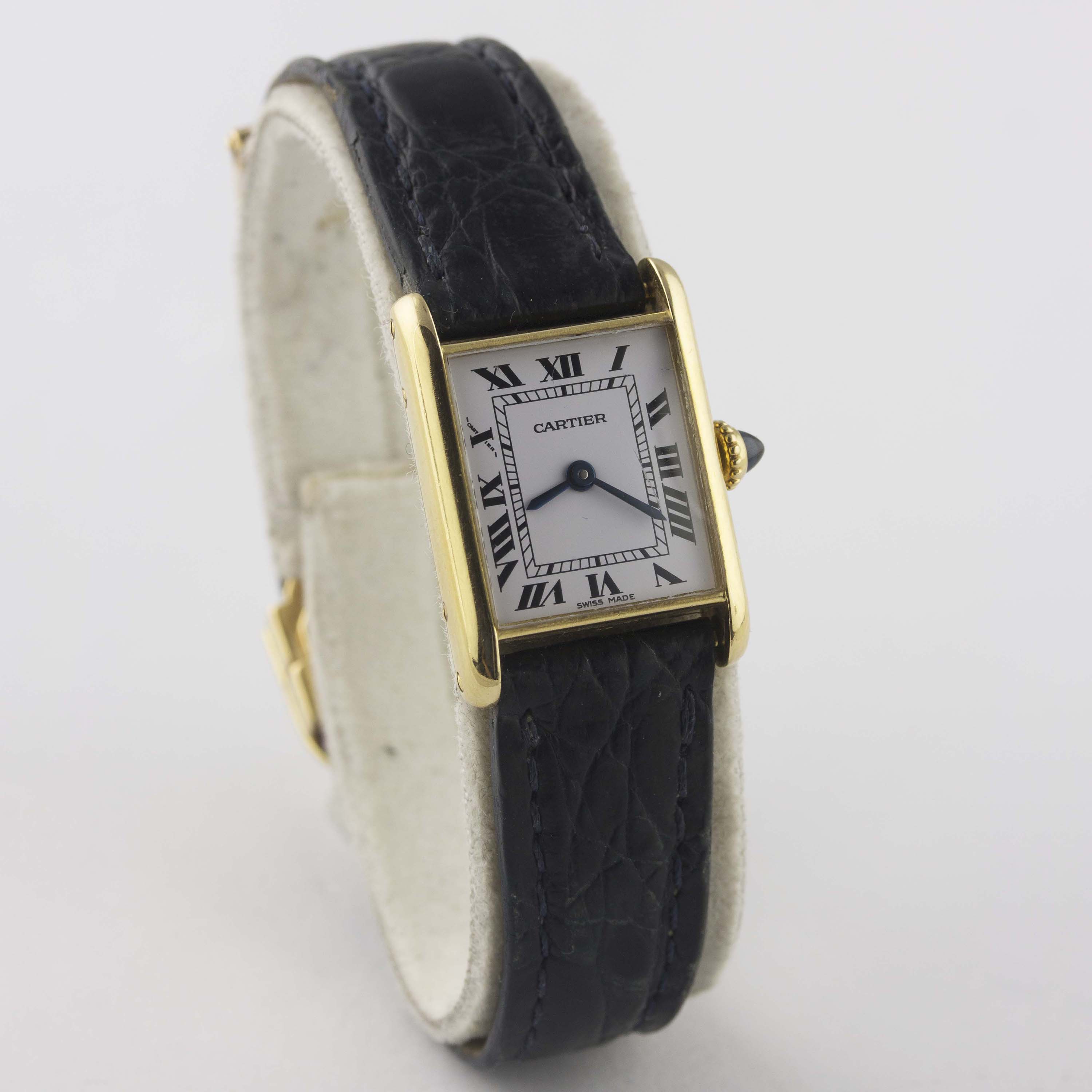 A LADIES 18K SOLID GOLD CARTIER TANK WRIST WATCH CIRCA 1980s Movement: Manual wind, signed - Image 5 of 12