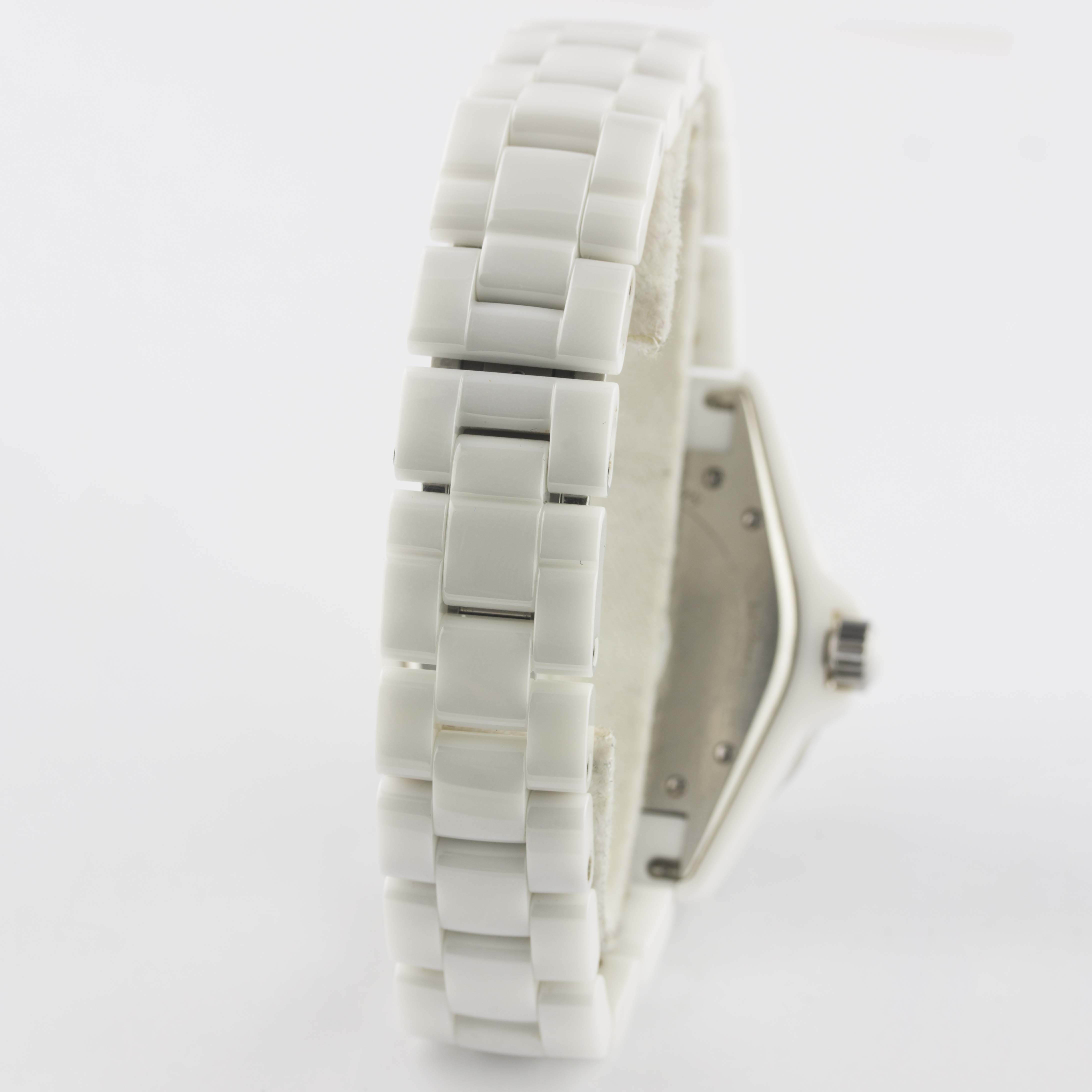 A FULL SIZE WHITE CERAMIC & DIAMOND CHANEL J12 AUTOMATIC BRACELET WATCH CIRCA 2015, REF. H2013 - Image 6 of 9