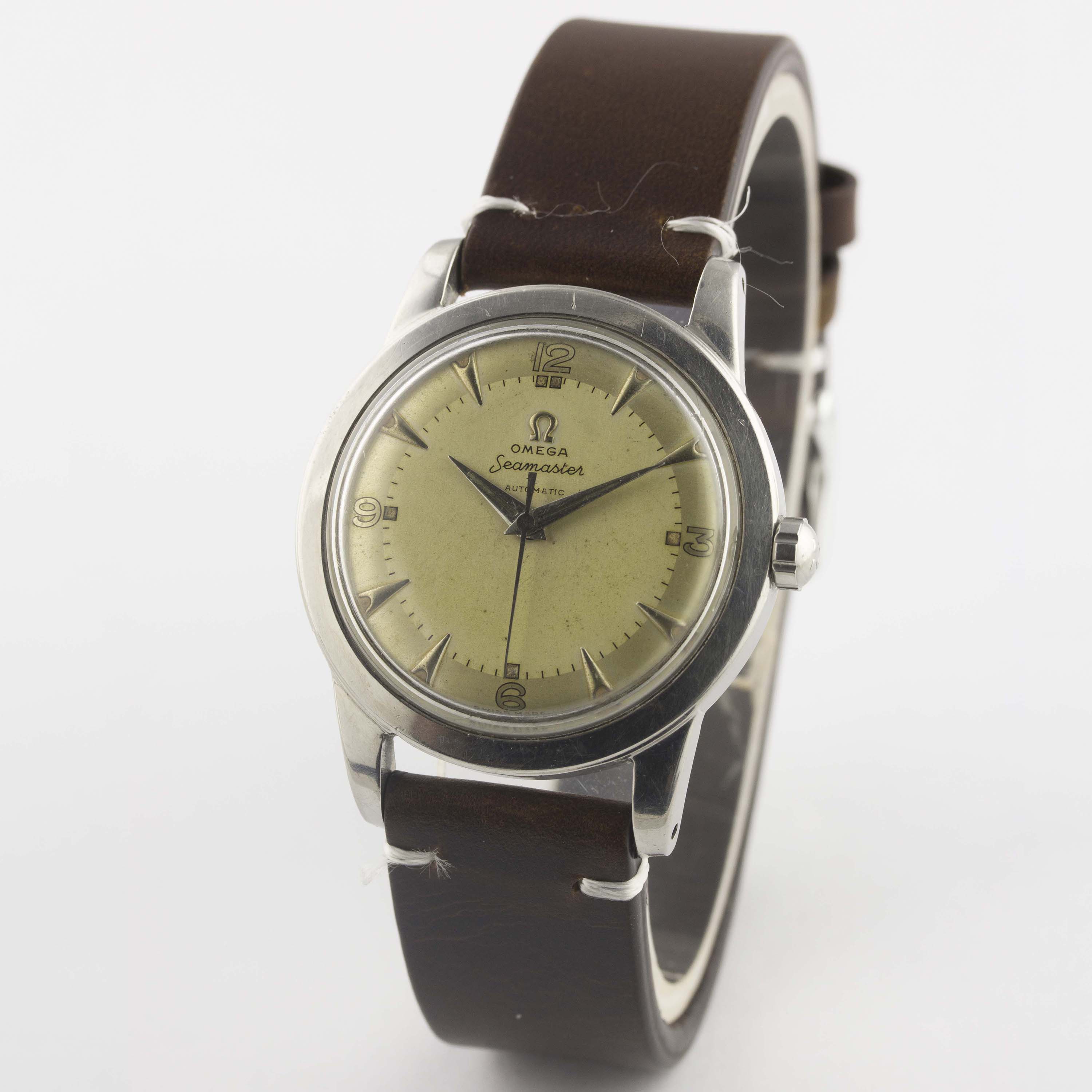 A GENTLEMAN'S STAINLESS STEEL OMEGA SEAMASTER AUTOMATIC WRIST WATCH CIRCA 1951, REF. C2577-2 WITH - Image 4 of 10