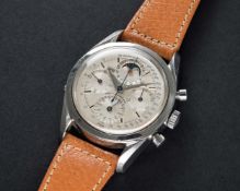 A VERY RARE GENTLEMAN'S STAINLESS STEEL UNIVERSAL GENEVE TRI COMPAX MOONPHASE TRIPLE CALENDAR