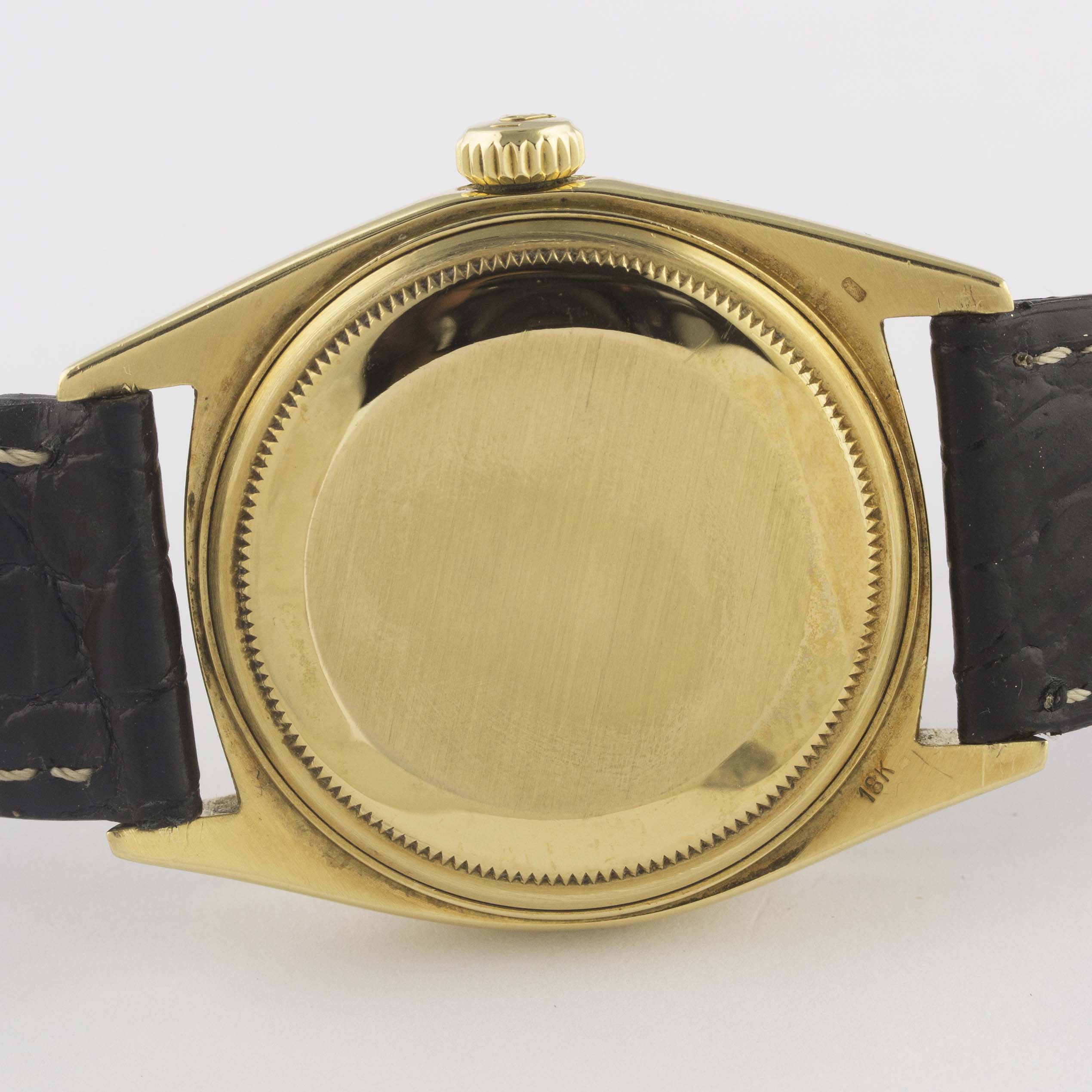 A RARE GENTLEMAN'S 18K SOLID GOLD ROLEX OYSTER PERPETUAL DAY DATE WRIST WATCH CIRCA 1972, REF. - Image 7 of 11