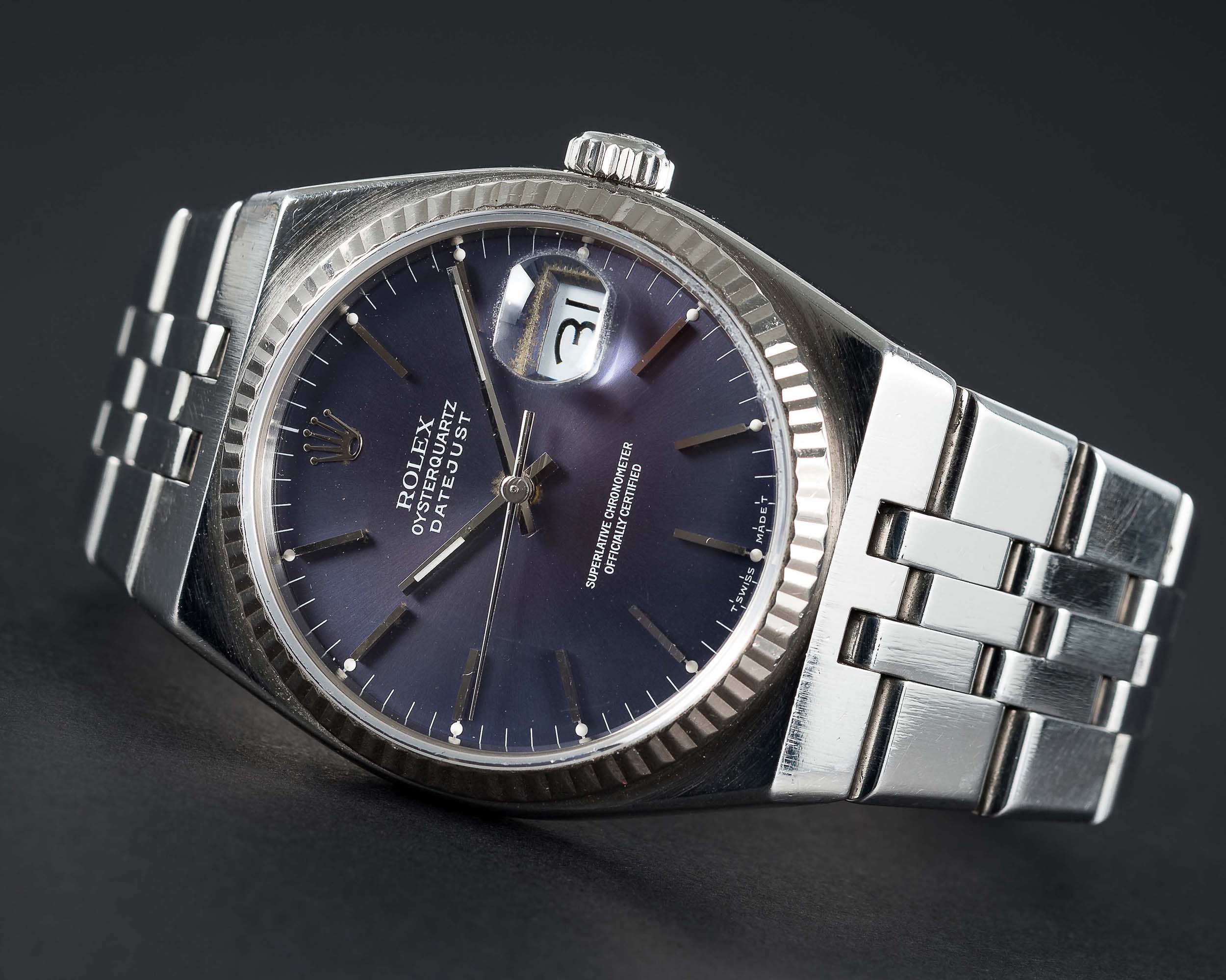 A GENTLEMAN'S STAINLESS STEEL ROLEX OYSTERQUARTZ DATEJUST BRACELET WATCH CIRCA 1987, REF. 17014 WITH