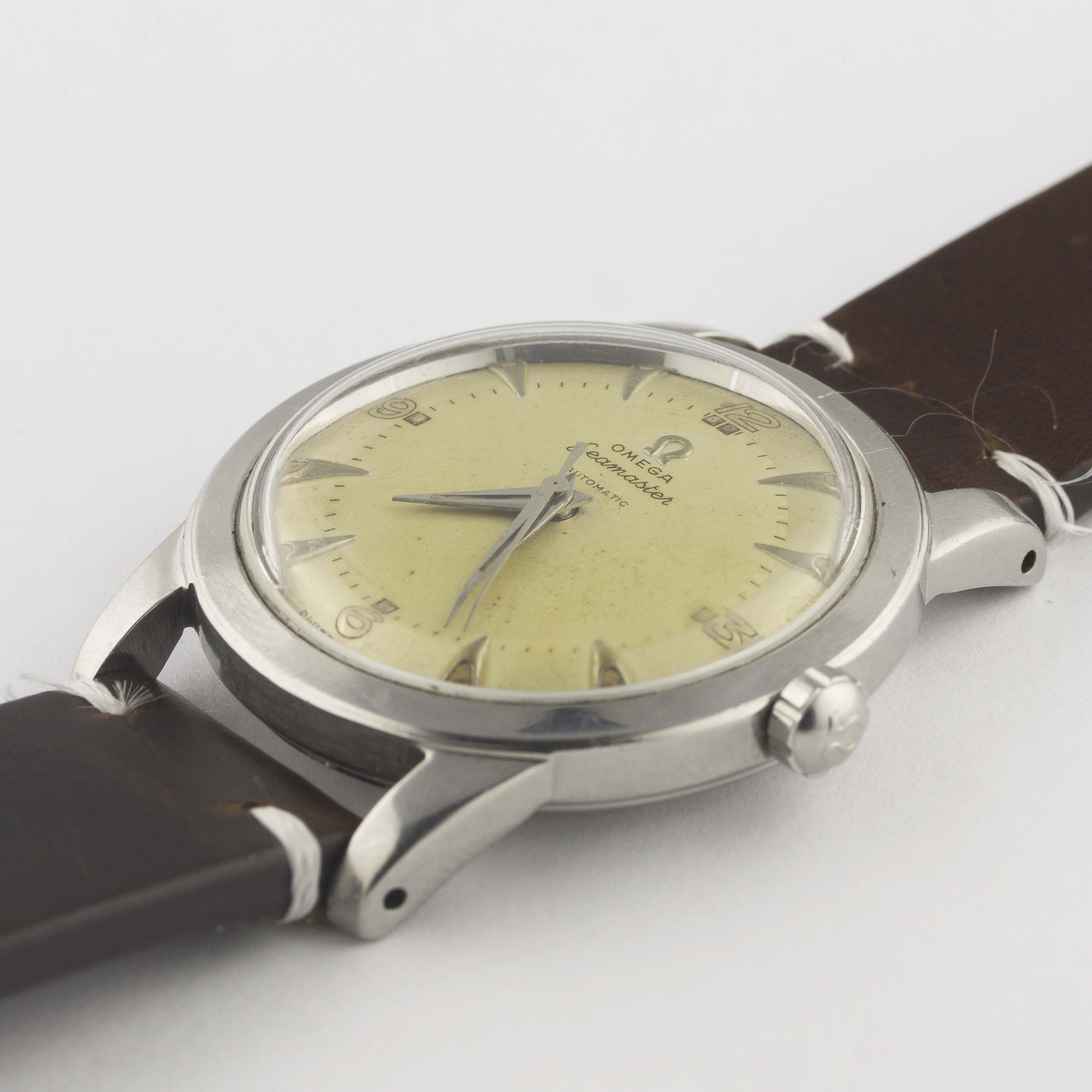 A GENTLEMAN'S STAINLESS STEEL OMEGA SEAMASTER AUTOMATIC WRIST WATCH CIRCA 1951, REF. C2577-2 WITH - Image 3 of 10