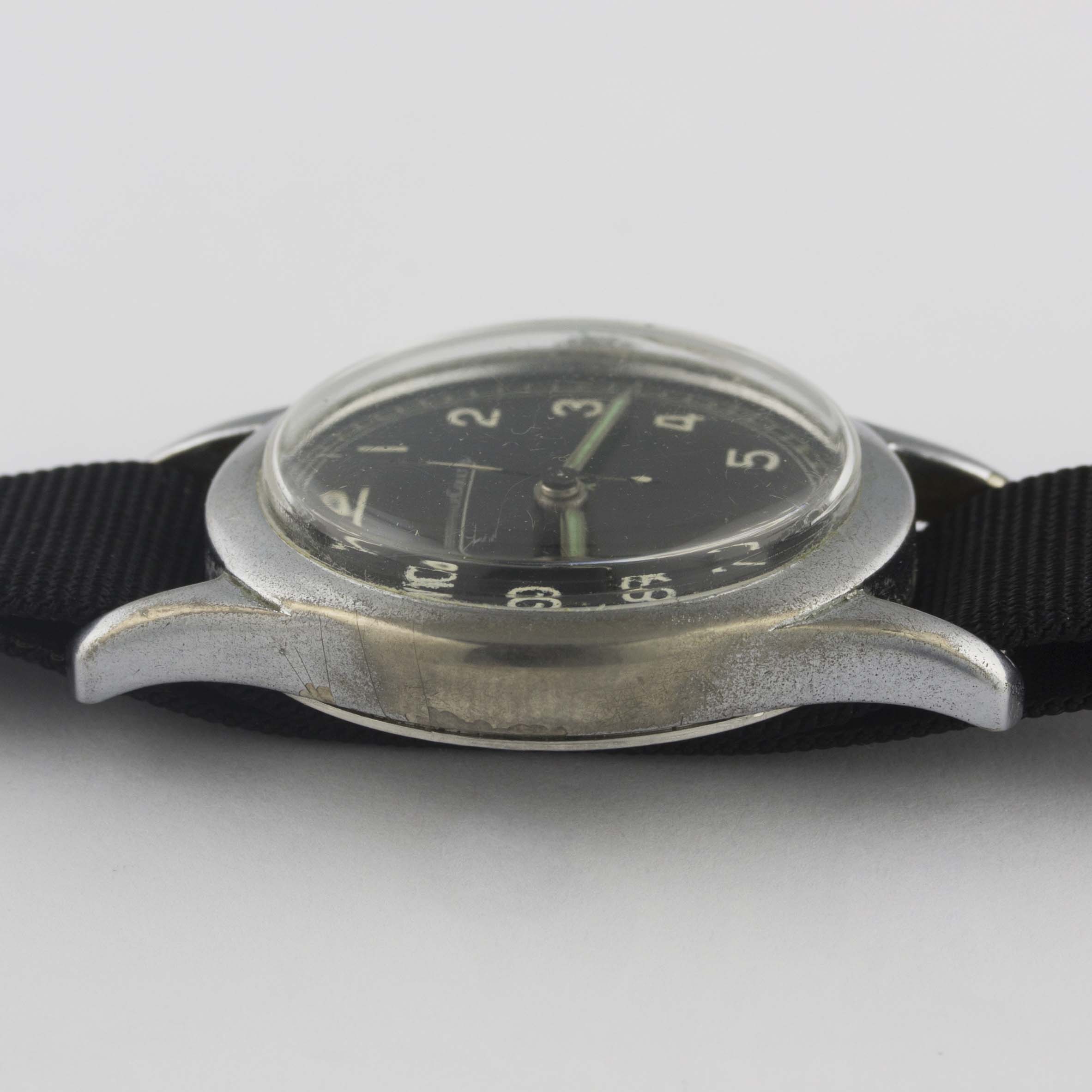 A GENTLEMAN'S BRITISH MILITARY JAEGER LECOULTRE RAF PILOTS WRIST WATCH CIRCA 1940, WITH BLACK MOD - Image 10 of 10