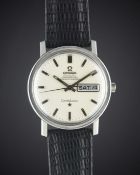 A GENTLEMAN'S STAINLESS STEEL OMEGA CONSTELLATION AUTOMATIC DAY DATE CHRONOMETER WRIST WATCH CIRCA