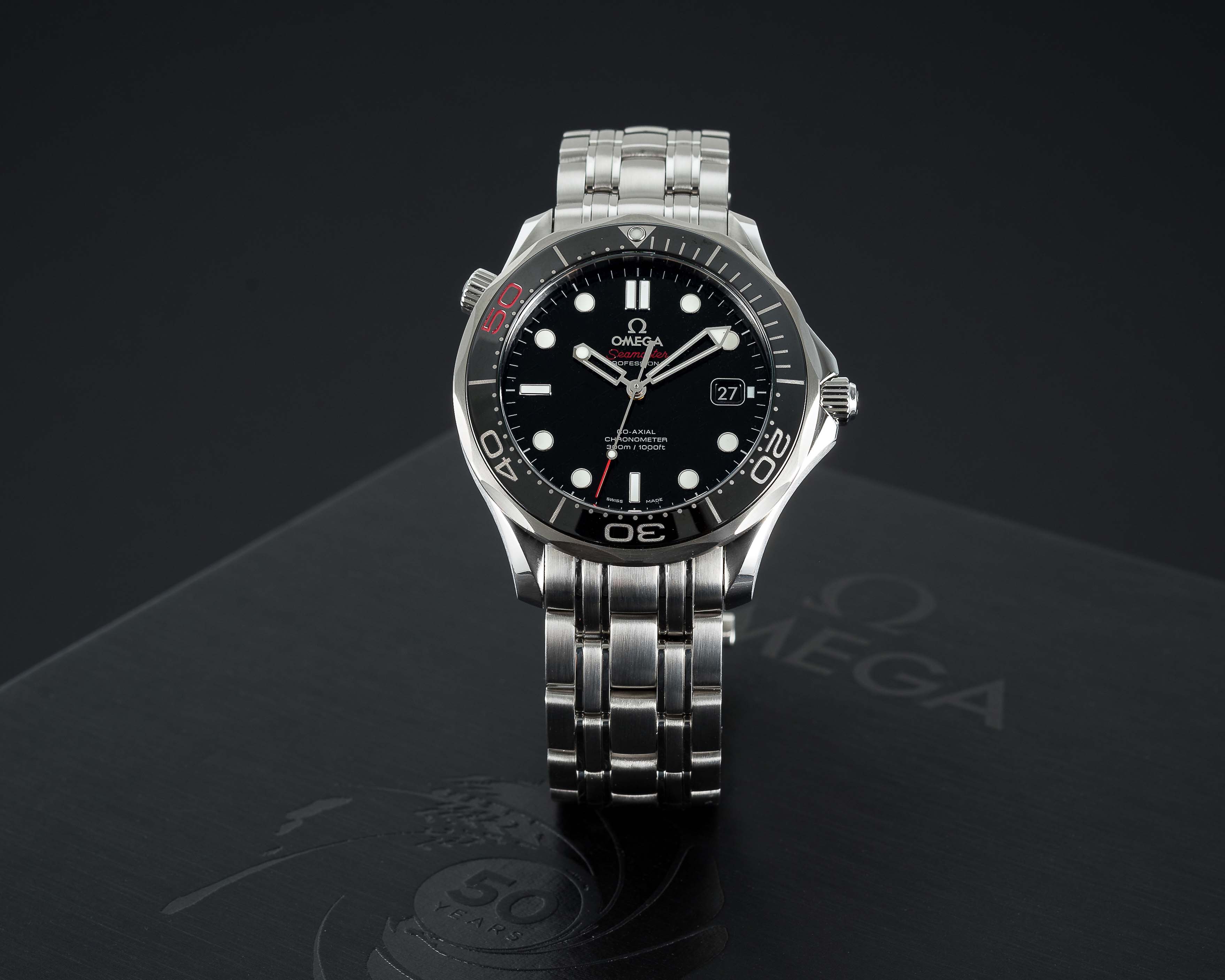 A GENTLEMAN'S STAINLESS STEEL OMEGA SEAMASTER PROFESSIONAL 300M BRACELET...