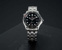 A GENTLEMAN'S STAINLESS STEEL OMEGA SEAMASTER PROFESSIONAL 300M BRACELET WATCH DATED 2012, REF.