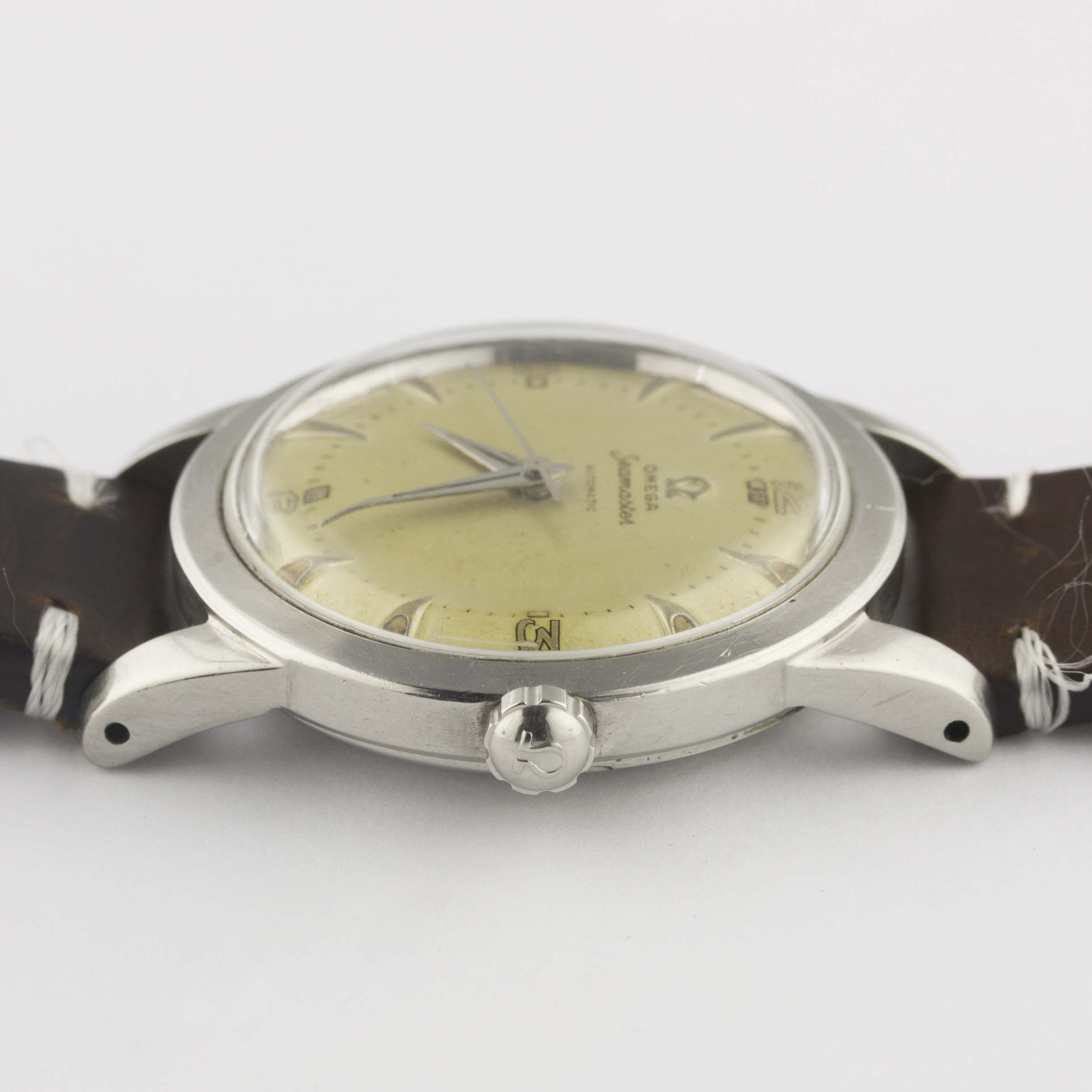 A GENTLEMAN'S STAINLESS STEEL OMEGA SEAMASTER AUTOMATIC WRIST WATCH CIRCA 1951, REF. C2577-2 WITH - Image 9 of 10