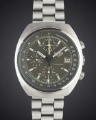 A GENTLEMAN'S STAINLESS STEEL HEUER 5100 AUTOMATIC CHRONOGRAPH BRACELET WATCH CIRCA 1980s, REF.