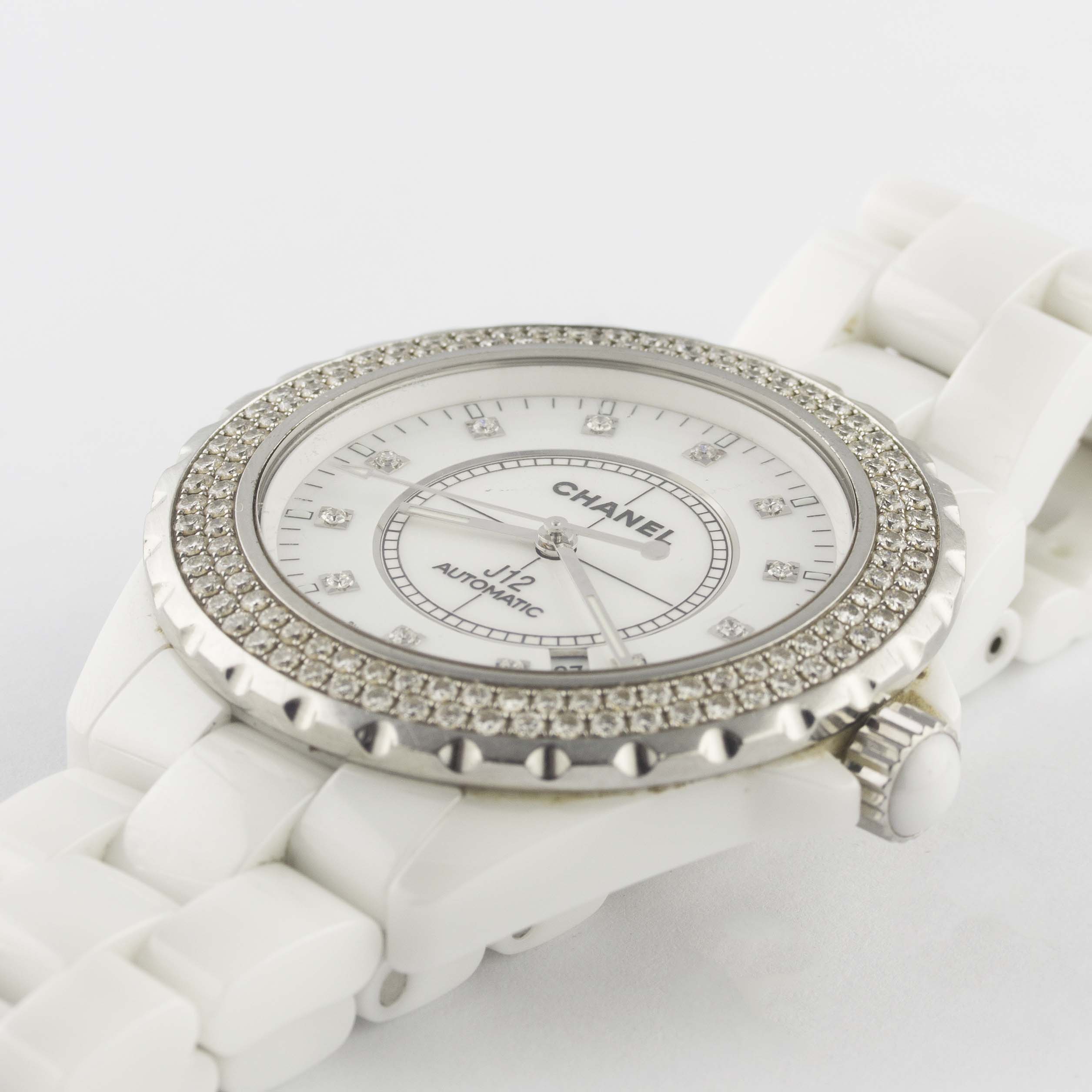 A FULL SIZE WHITE CERAMIC & DIAMOND CHANEL J12 AUTOMATIC BRACELET WATCH CIRCA 2015, REF. H2013 - Image 3 of 9